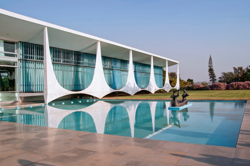 Palácio do Alvorada - Brasília - Distrito Federal | Crédito editorial: Wagner Santos de Almeida / Shutterstock