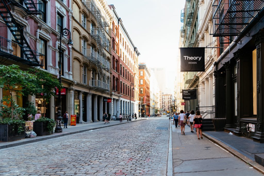 shutterstock SoHo ny Crédito editorial JJFarq Shutterstock.com Compras em Nova York - SoHo - Nova York - Estados Unidos | Crédito: JJFarq / Shutterstock