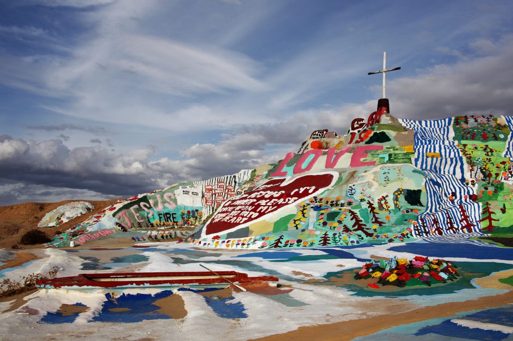 Destinos para conhecer antes dos 30 anos: Slab City - Califórnia - Estados Unidos | Crédito: Shutterstock 