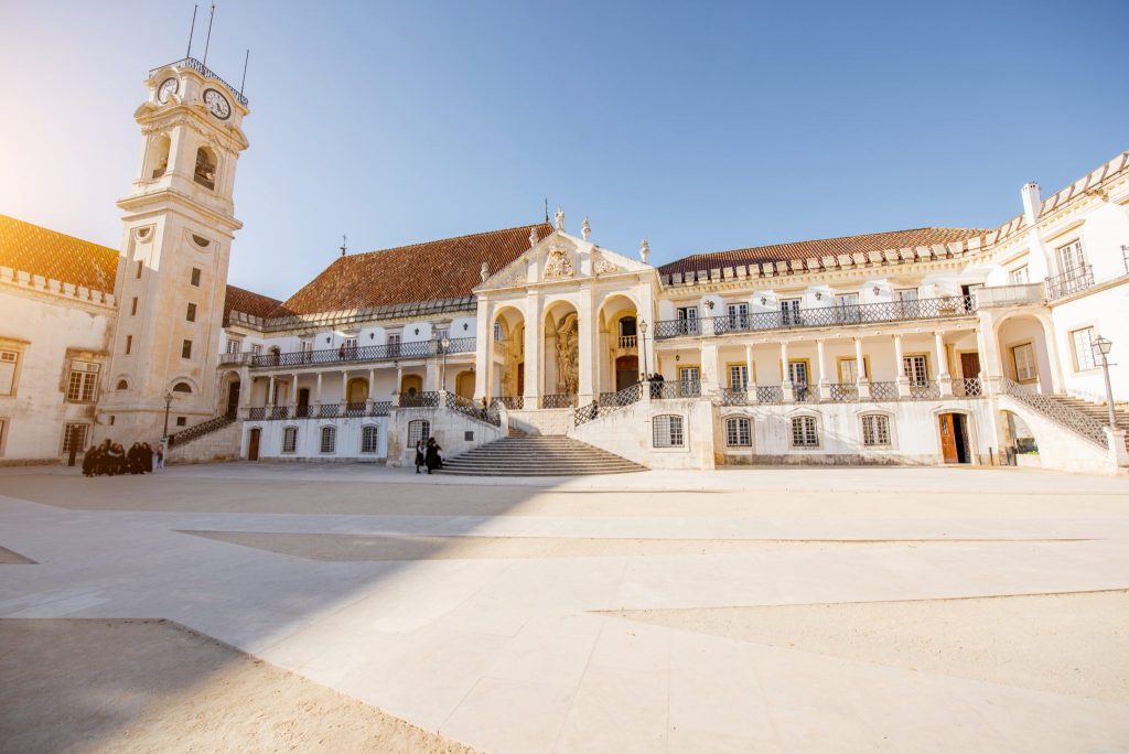 Universidade de Coimbra - Portugal | Crédito: Shutterstock Universidade de Coimbra - Portugal | Crédito: Shutterstock