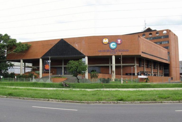Museu de Ciências e Tecnologia da PUCRS Porto Alegre Crédito Paulo R S Menezes Segue Viagem