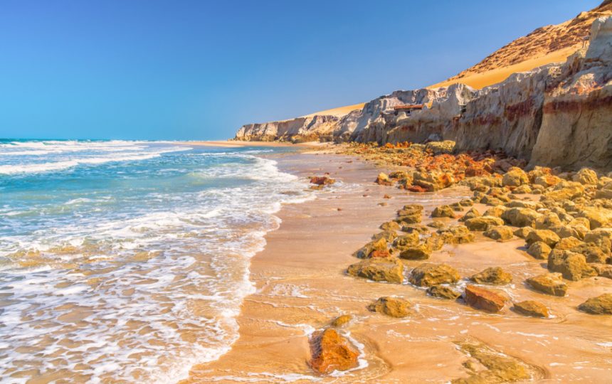 Praia de Morro Branco - Beberibe - Ceará | Crédito: Shutterstock.com