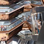 Se quiser esperar um pouco dá para subir de elevador