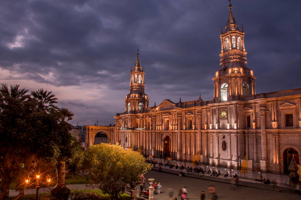 arequipa-catedral-al-atardecer_27039174193_o