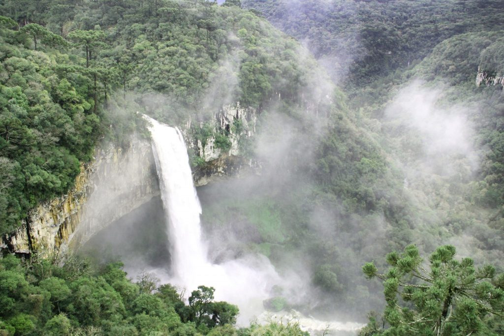 Cascata do Caracol - Canela - Rio Grande do Sul | Crédito: Ricardo Varela (Secretaria de Turismo de Canela) Cascata do Caracol - Canela - Serra Gaúcha - Rio Grande do Sul | Crédito: Ricardo Varela (Secretaria de Turismo de Canela)
