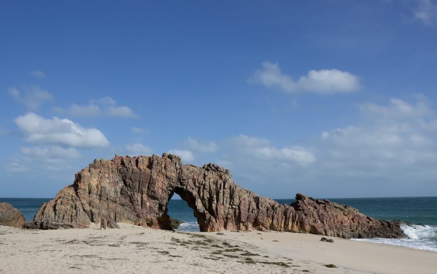 Pedra Furada - Jericoacoara - Ceará | Crédito: Shutterstock.com