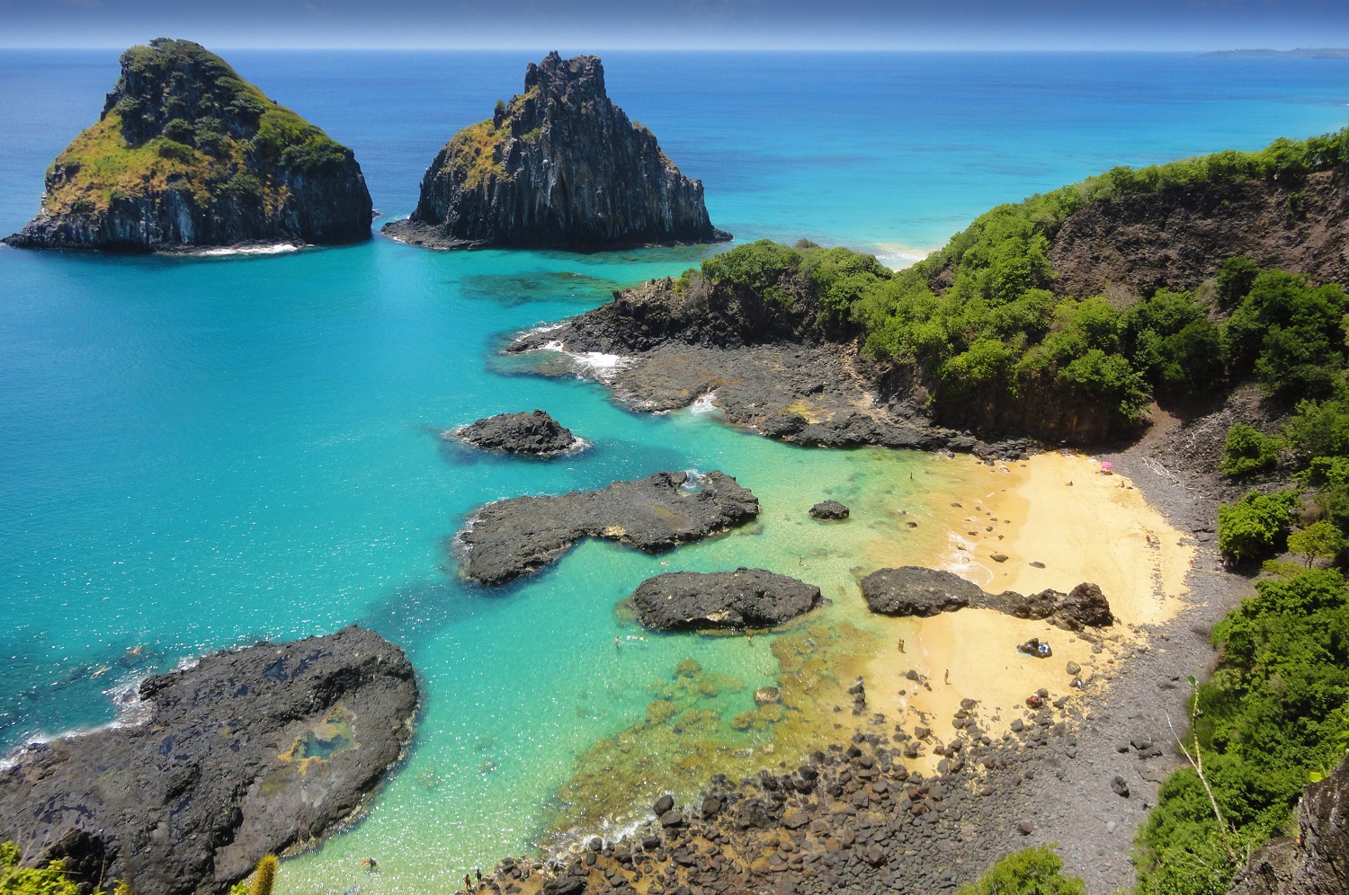 Ecoturismo no Brasil - Dois Irmãos - Fernando de Noronha - Pernambuco | Crédito: Shutterstock