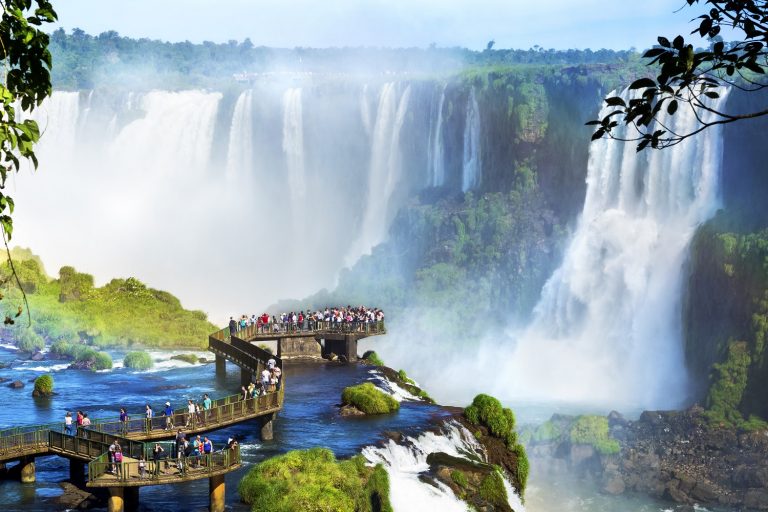 Cataratas do Iguaçu - Foz do Iguaçu - Paraná | Crédito: Shutterstock.com/R.M. Nunes