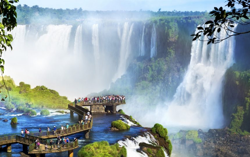 Cataratas do Iguaçu - Foz do Iguaçu - Paraná | Crédito: Shutterstock.com/R.M. Nunes