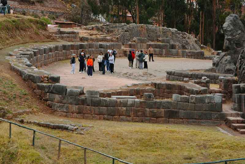 leão Ruínas de Cusco: Qenqo - Peru | Crédito: Viajes Pacifico