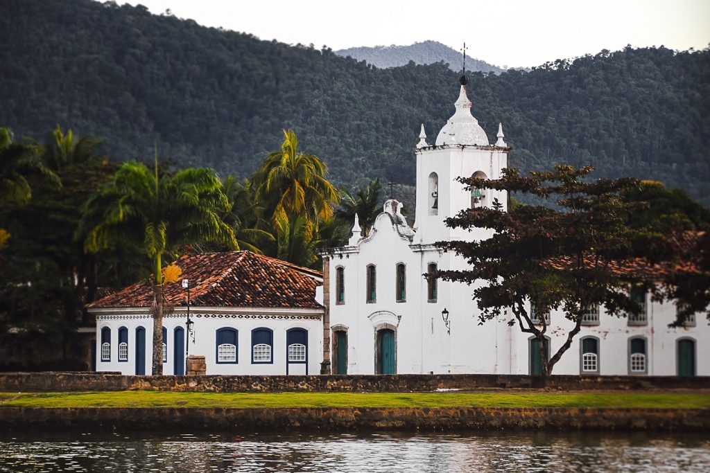 rj_paraty_centro_historico_credito_shutterstock_766419721 Paraty - Rio de Janeiro | Crédito: Shutterstock