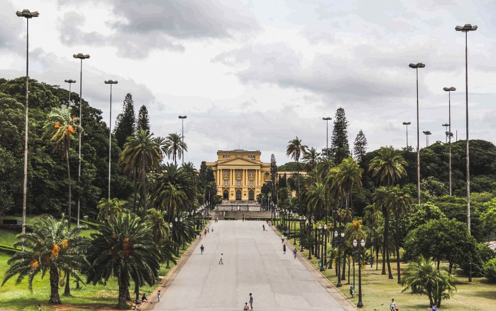 Museus que contam a história do Brasil: Parque da Independência com o Museu do Ipiranga ao fundo - São Paulo | Crédito: Letícia Lima