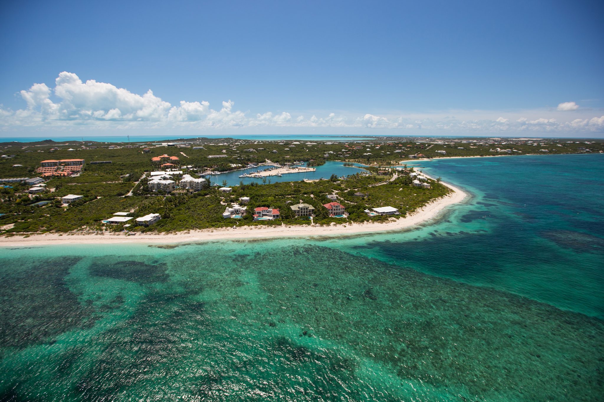 O espetacular pôr do sol em Taylor Bay, Turks & Caicos Segue Viagem