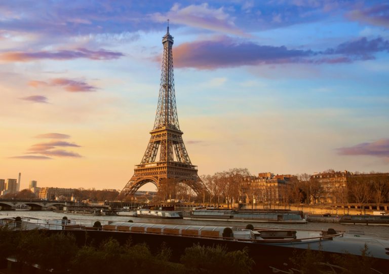 todo mundo precisa visitar Paris - França | Crédito: Shutterstock