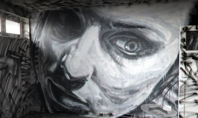 Edifício com grafites, em Paris | Crédito: Divulgação Edifício com grafites em Paris Crédito Divulgação