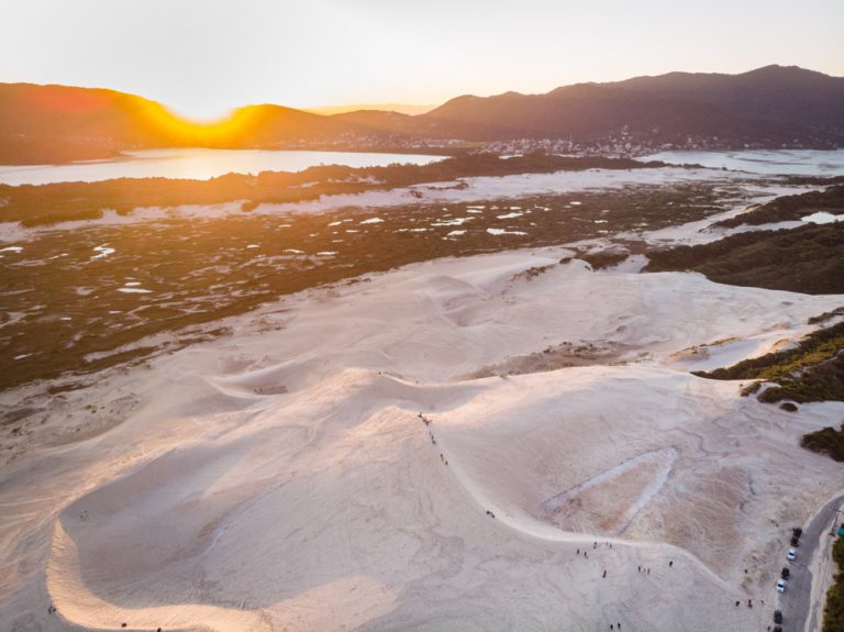 O que fazer em Floripa - Praia da Joaquina - Florianópolis - Santa Catarina | Crédito: Shutterstock