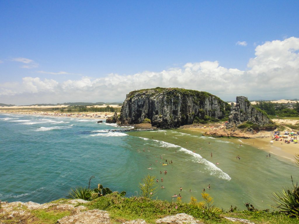 BATE-VOLTA Praia da Guarita - Torres | Crédito: Shutterstock
