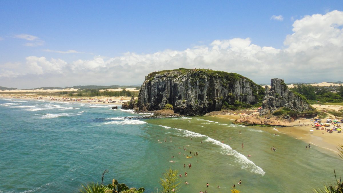 BATE-VOLTA Praia da Guarita - Torres | Crédito: Shutterstock