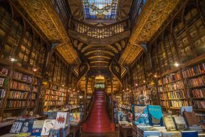 porto portugal livraria lello Credito editorial Nido Huebl Shutterstock.com shutterstock 1348224422