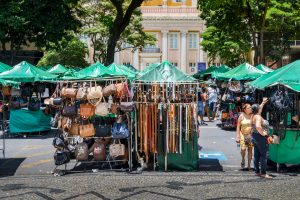 Feira Hippie Belo Horizonte - Minas Gerais | Crédito editorial: Alexandre Rotenberg / Shutterstock.com