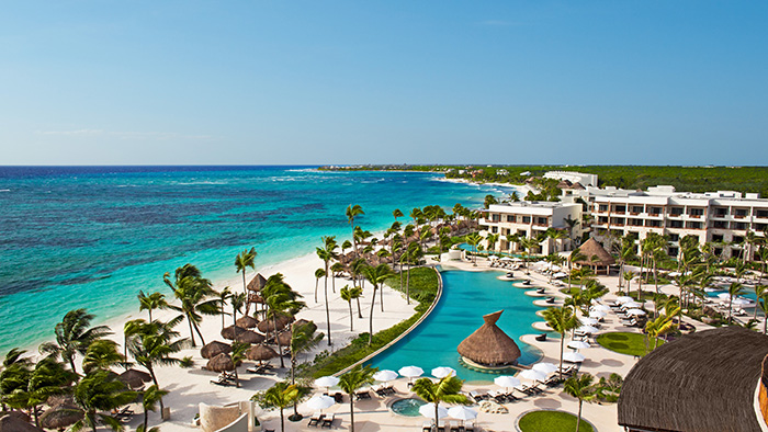 SEARM EXT Panoramic Pool Beach 2A hotelaria - Secrets Akumal Riviera Maya - México | Crédito: Divulgação