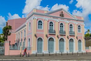 Pontos turísticos de João Pessoa: acima de tudo, vale a pena visitar o interior do Teatro Santa Roza ou, melhor ainda, assistir a algum espetáculo durante a estada na capital da Paraíba | Crédito editorial: Matyas Rehak/Shutterstock.com