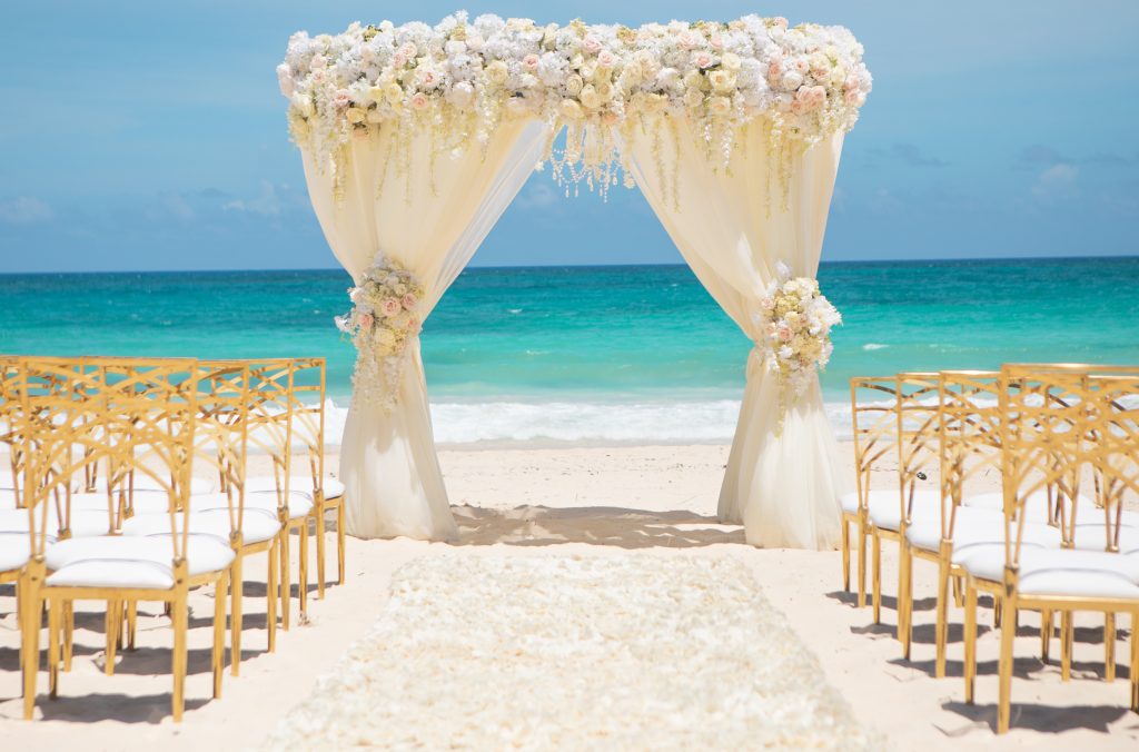 WeddingInspiration LavishDaydream Ceremony Structure