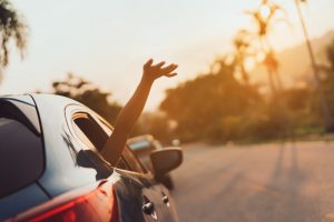 Viagem de carro shutterstock 1408750415 Viagem de carro shutterstock 1408750415