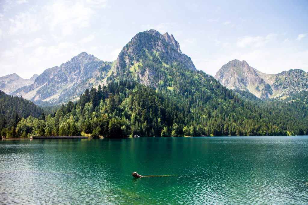 shutterstock Parc Nacional dAigüestortes i Estany de Sant Maurici shutterstock Parc Nacional dAigüestortes i Estany de Sant Maurici