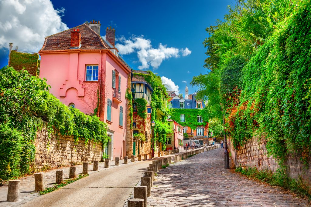 shutterstock Rue Labreuvoir Paris