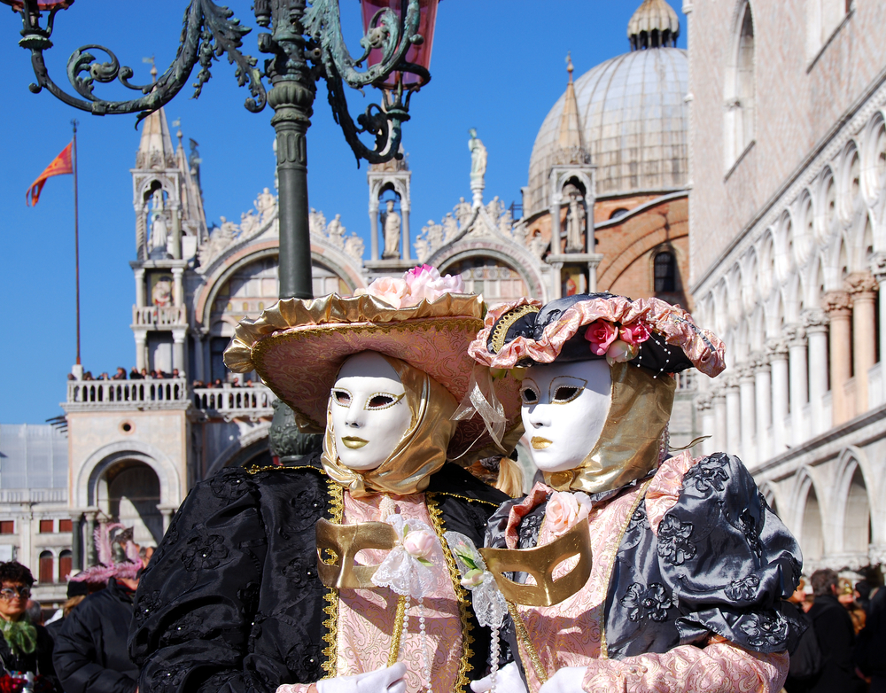 Carnaval de Veneza Italia shutterstock 45245233
