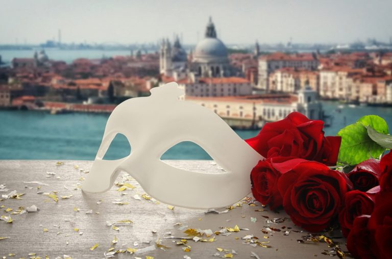 Carnaval em Veneza Italia shutterstock 788271631