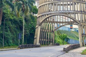 Cidades que fazem parte da Serra Gaúcha: tá a fim de saborear muito vinho bom? Então você precisa conhecer Bento Gonçalves, no Rio Grande do Sul | Crédito editorial: Samuel Kochhan/Shutterstock.com