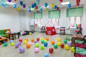 Casa com bexigas shutterstock 221720944 Clima de folia: bexigas ajudam a dar um colorido especial à casa | Crédito: Shutterstock