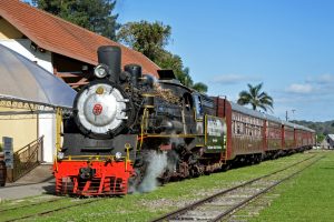 Maria Fumaca chegando a estacao de trem de Garibaldi Rio Grande do Sul Credito editorial Marco Henz shutterstock 1255826830