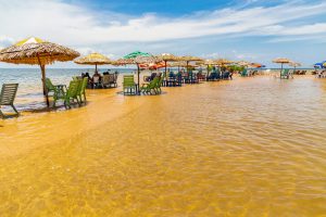 Praia Ponta de Pedras Alter do Chao Para Credito editorial Ticiana Giehl shutterstock 1438358537 Credito editorial Ticiana Giehl shutterstock 1438358537