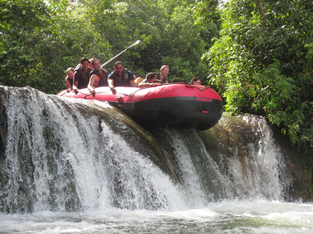 Rafting em Bonito Mato Grosso do Sul Credito editorial mundoaovivo shutterstock 1776816782