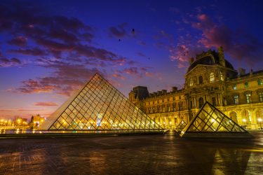Museu do Louvre Paris Franca Credito editorial Netfalls Remy Musser shutterstock 536482045