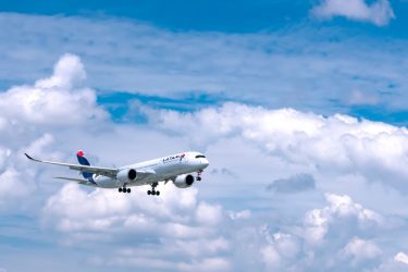 LATAM Airlines Credito editorial Huy Thoai shutterstock 1449503936