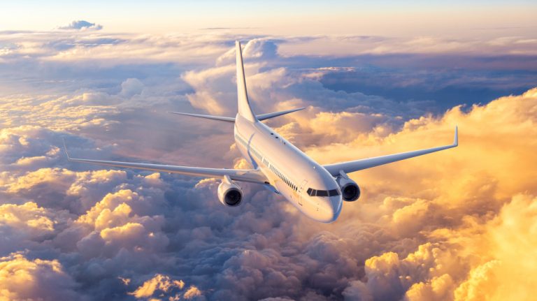 Aviao shutterstock 1508315888