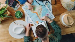 planejamento de viagem shutterstock 1912213831