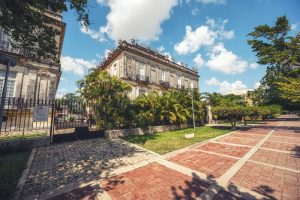 Casas gemeas Paseo de Montejo Merida Mexico Credito editorial Raul Luna shutterstock 2132225171