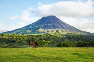 Vulcao Arenal Costa Rica shutterstock 409295185