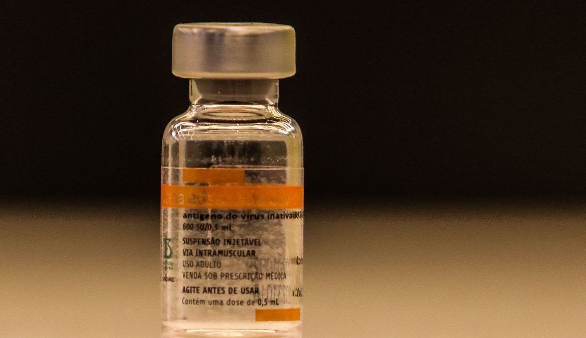 Coronavac é a vacina mais aplicada no Brasil contra a COVID-19 | Crédito: Rovena Rosa / Agência Brasil