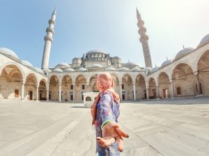 Como todo viajante pode tornar o planeta um lugar melhor: é preciso respeitar hábitos e costumes locais | Crédito: Shutterstock