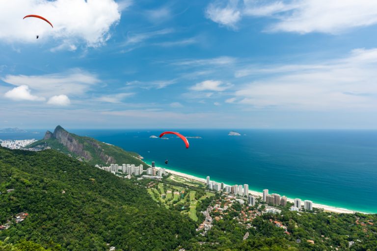 Voo livre Rio de Janeiro shutterstock 1906741474