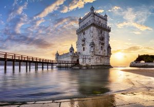 Torre de Belem Lisboa Portugal shutterstock 588863318 Tá a fim de ver a Torre de Belém, em Lisboa, de perto? Então confira as exigências para brasileiros poderem entrar em Portugal | Crédito: Shutterstock