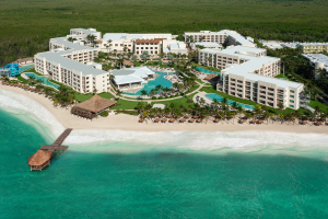 Onde se hospedar no México: vista frontal do Hyatt Ziva Riviera Cancún l Crédito: Divulgação