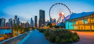 Navy Pier Chicago Credito editorial Checubus shutterstock 1327974209