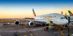 emirates airline Credito editorial ZGPhotography Shutterstock.com shutterstock 1112758499